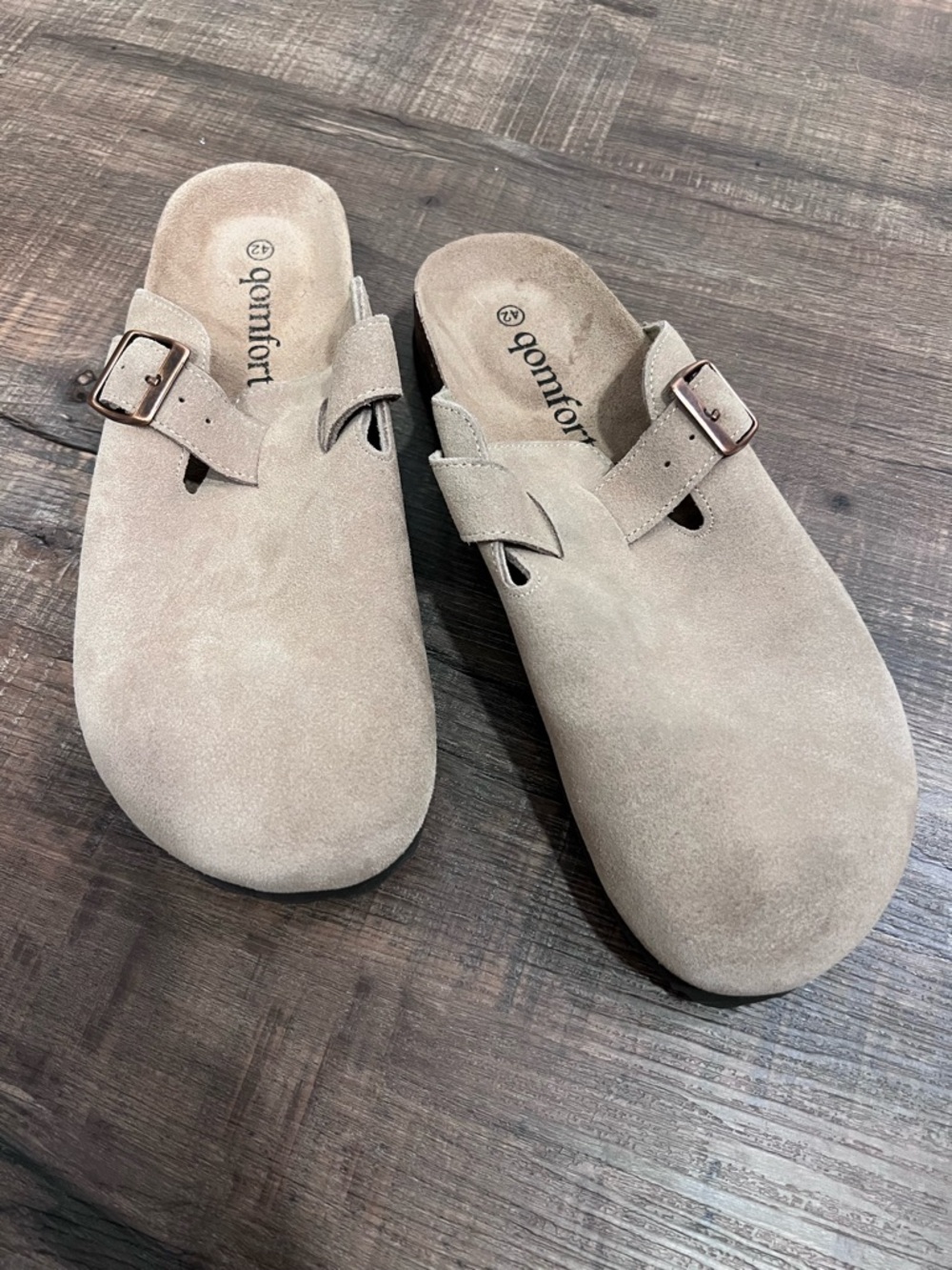 Qomfort clogs size 42 NWOT